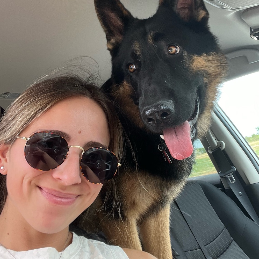 Meet your Posher, Emily